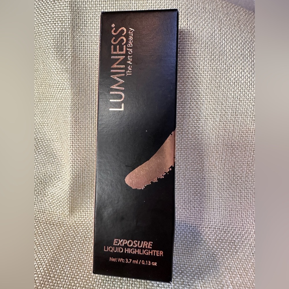 Exposure Liquid Highlighter by Luminess